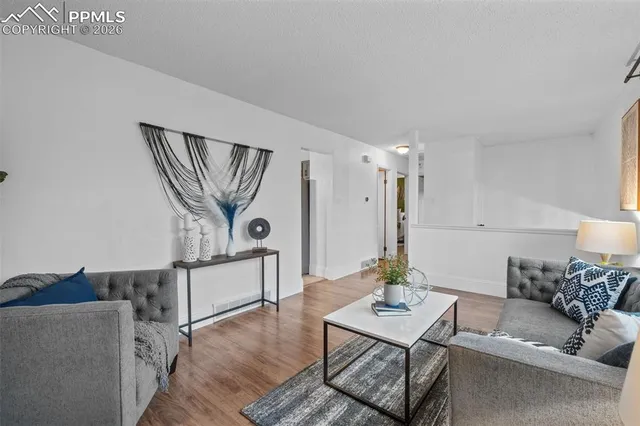 $450,000 | 814 Paradise Lane, Colorado Springs, CO 80904