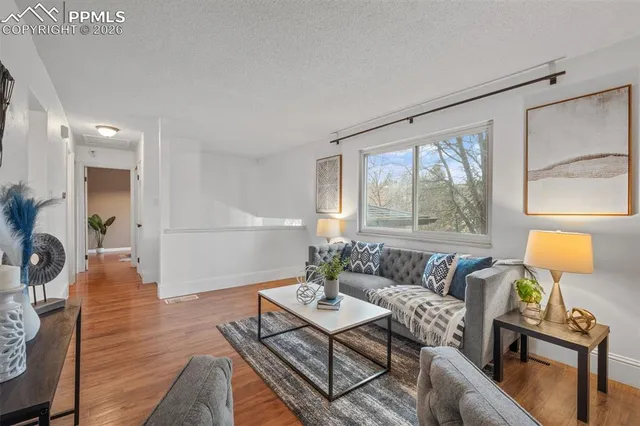 $450,000 | 814 Paradise Lane, Colorado Springs, CO 80904