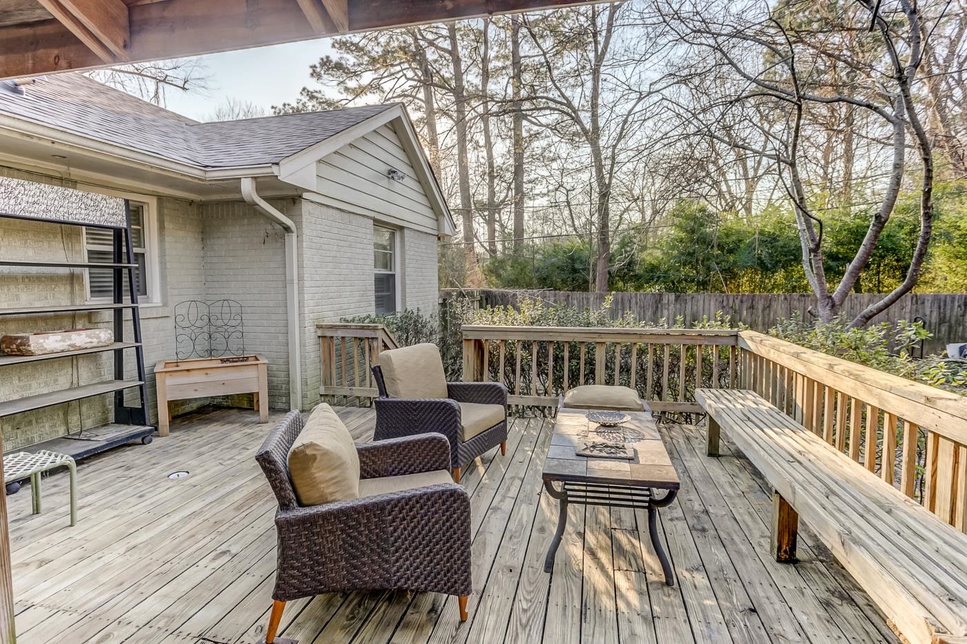 5126 Walnut Grove Road Memphis, TN 38117 - Photo 19 of 23 a view of a balcony with furniture