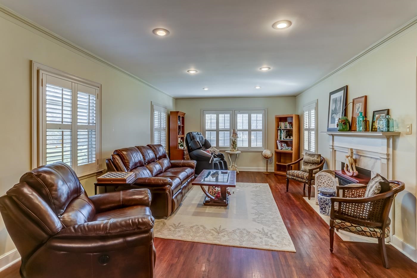 5126 Walnut Grove Road Memphis, TN 38117 - Photo 4 of 23 a living room with furniture or couch and a wooden floor