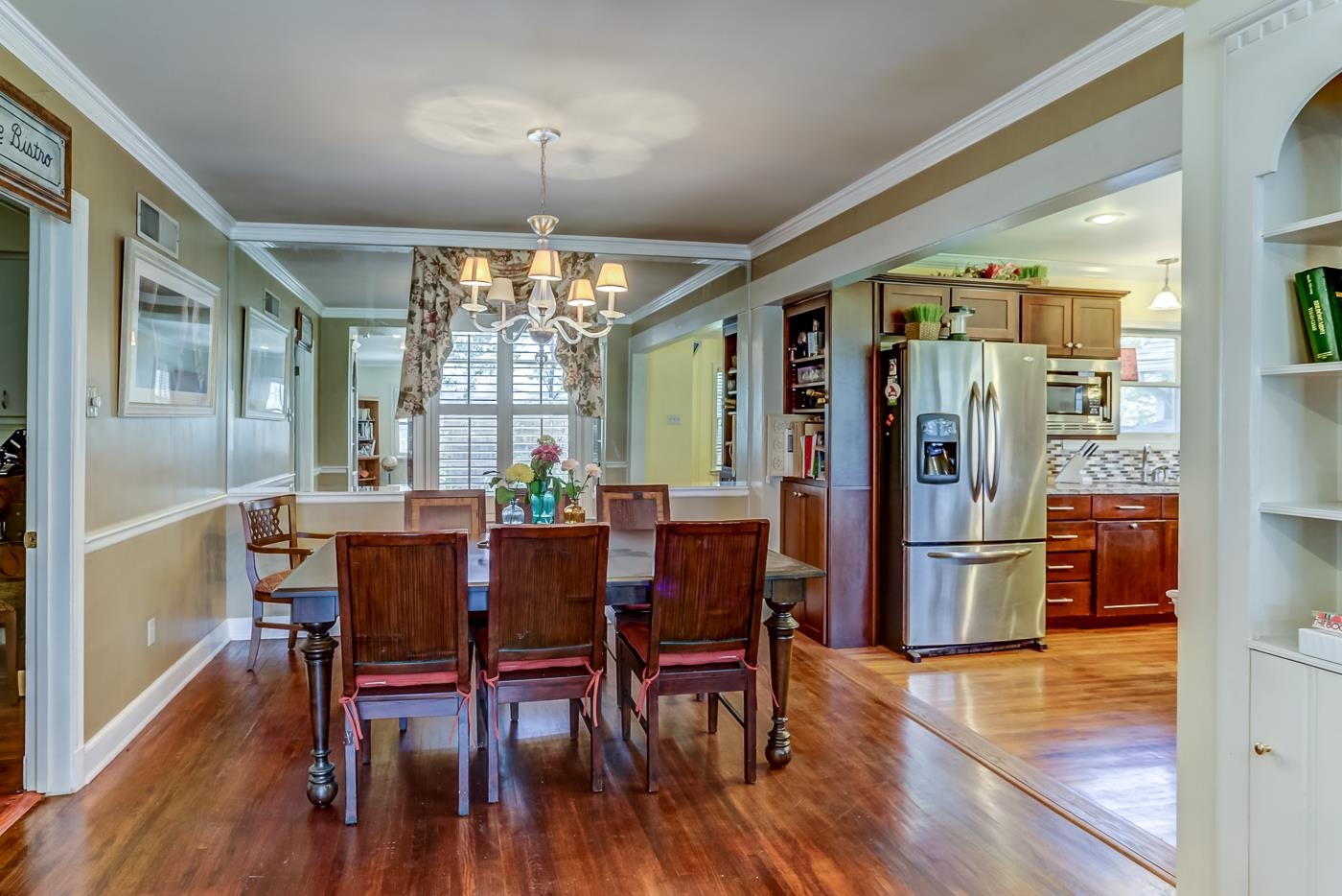5126 Walnut Grove Road Memphis, TN 38117 - Photo 8 of 23 a view of a dining room with furniture window and wooden floor