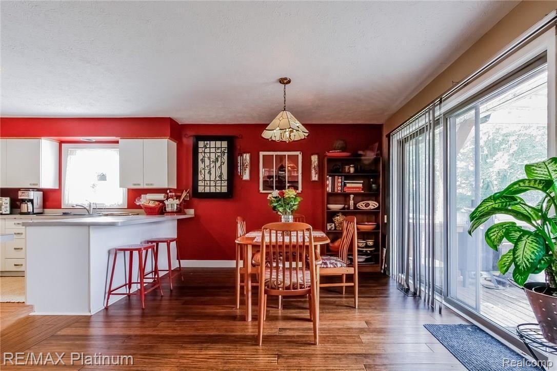 4369 Old Mill Road Pinckney, MI 48169 - Photo 8 of 55 015-Dining_Room-2021375-medium.jpg