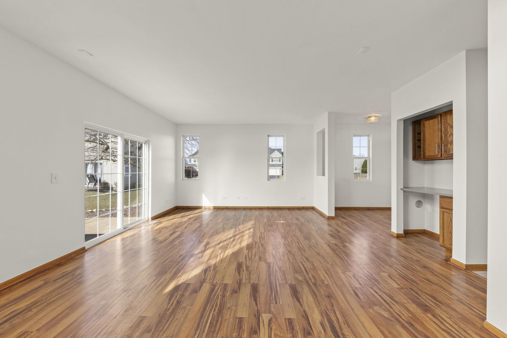 1060 Clover Drive Minooka, IL 60447 - Photo 4 of 25