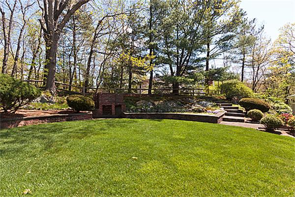 3 Grant Road Winchester, MA 01890 - Photo 4 of 20 Gallery Image 4