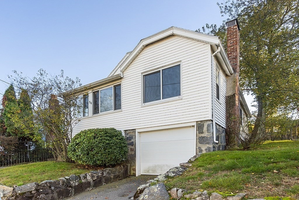 34 Crawford Road Braintree, MA 02184 - Photo 2 of 23 Gallery Image 2
