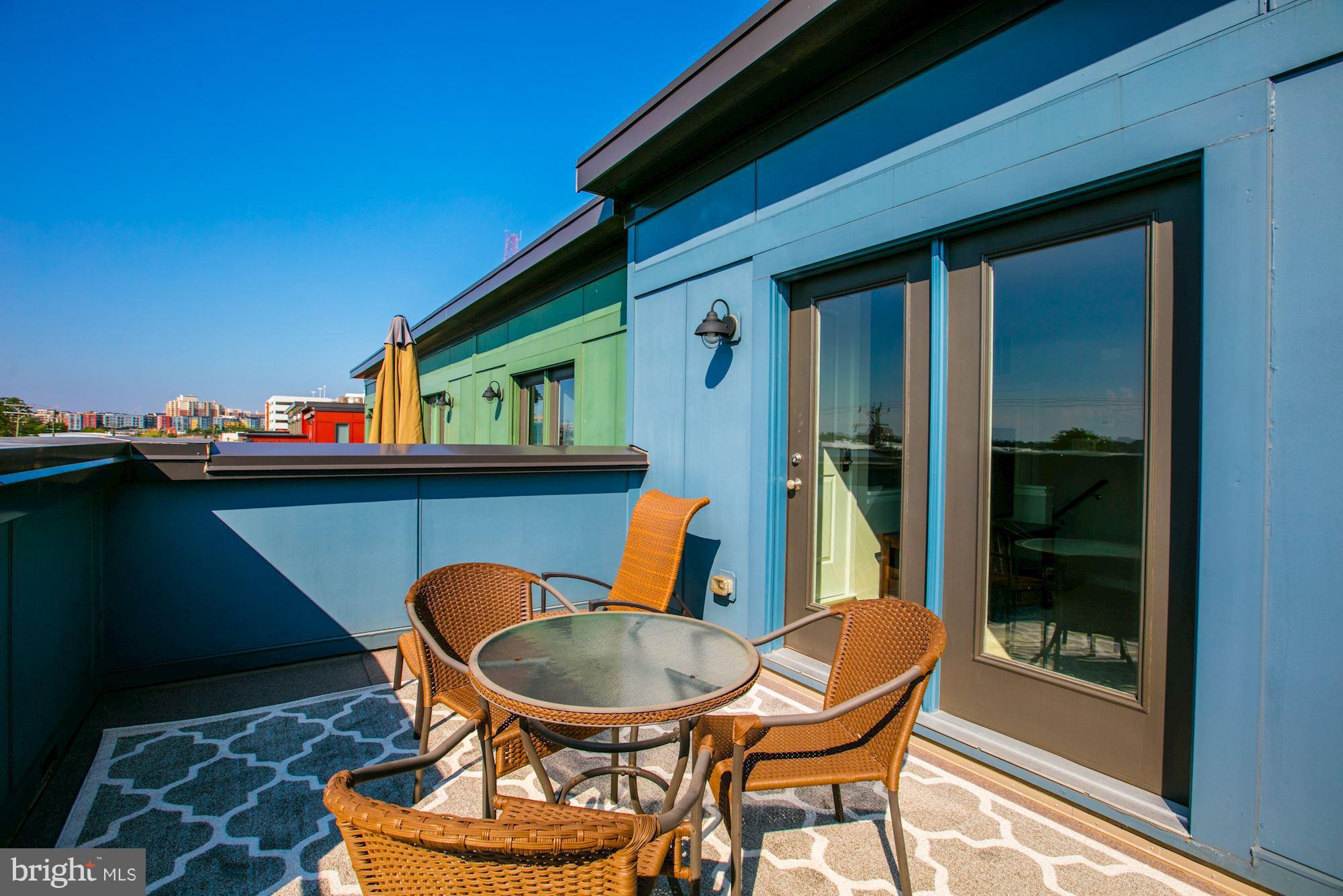 2957 Eskridge Road Fairfax, VA 22031 - Photo 24 of 30 a view of a two chair in the balcony
