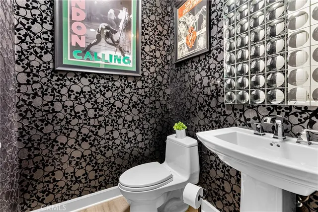 a view of a park with entertaining space