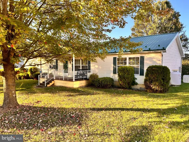 a view of a house with outdoor space