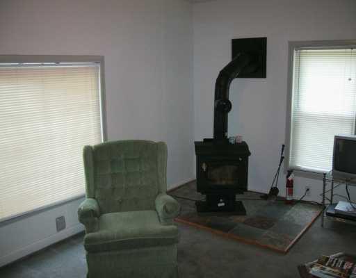 100 Century Farm Road Clinton, PA 15026 - Photo 8 of 8 Living Room.