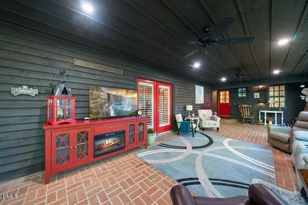 $999,900 | 7875 Burnett Road, Dunn, NC 28334