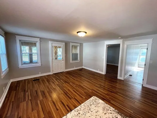 $1,399 | 212 East Washington Street, Unit LOWR, Delavan, WI 53115