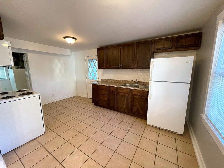 212 East Washington Street, Unit LOWR Delavan, WI 53115 - Photo 7 of 11 20210817183847297968000000-o