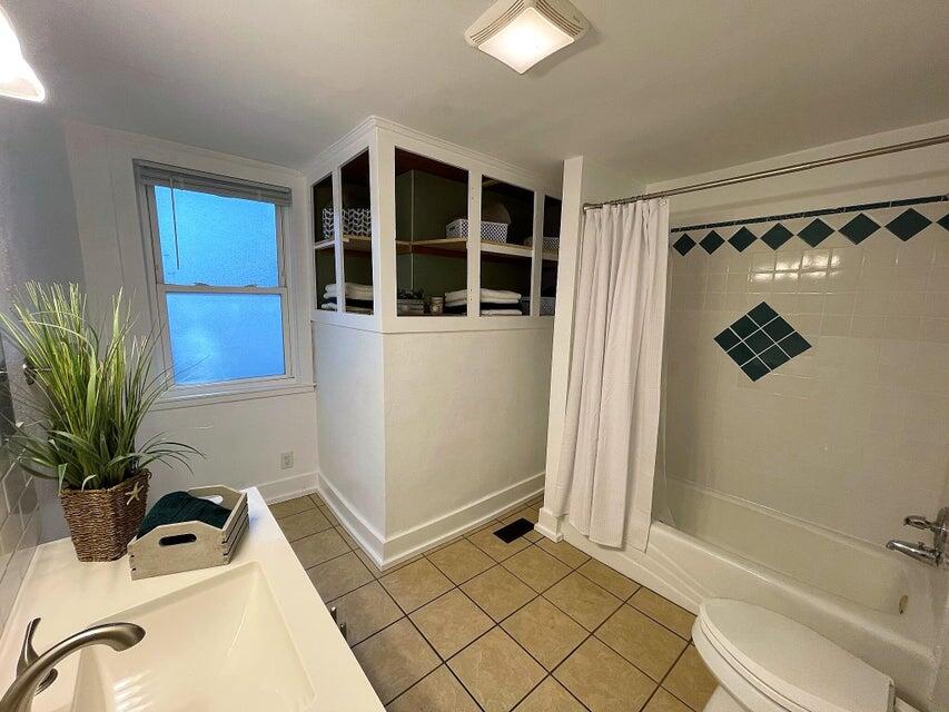 212 East Washington Street, Unit LOWR Delavan, WI 53115 - Photo 9 of 11 20210817183850273693000000-o