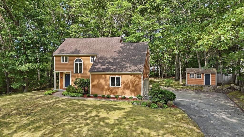 65 Bennett Street Hudson, MA 01749 - Photo 2 of 42