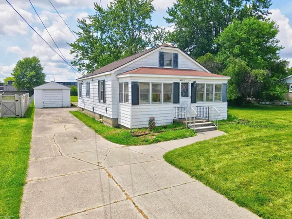 $249,900 | 37191 Dundee Street, Sterling Heights, MI 48310