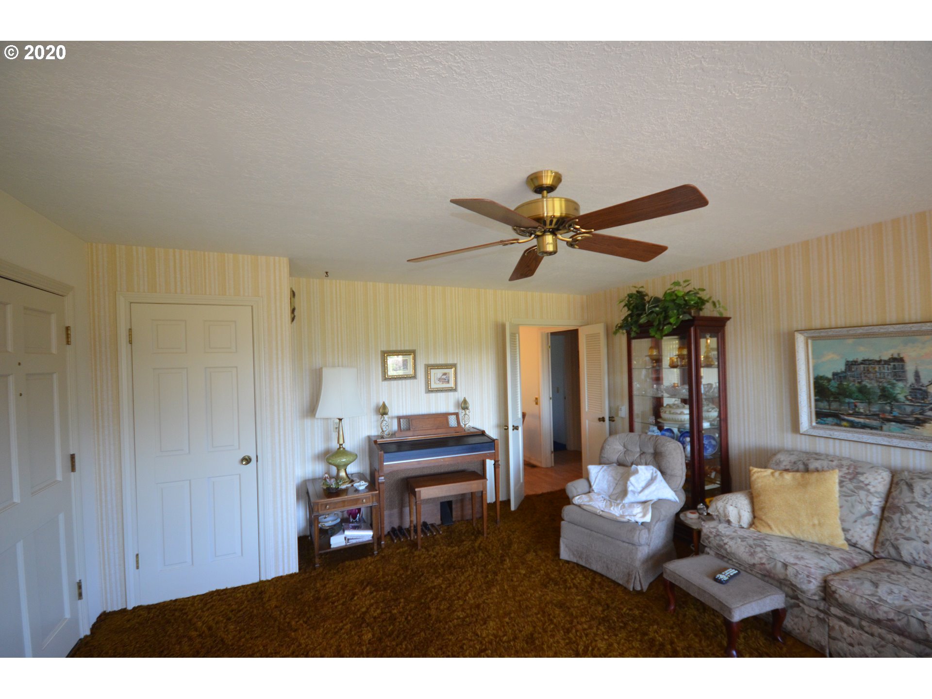 600 Rocky Road Hood River, OR 97031 - Photo 3 of 24 Gallery Image 3