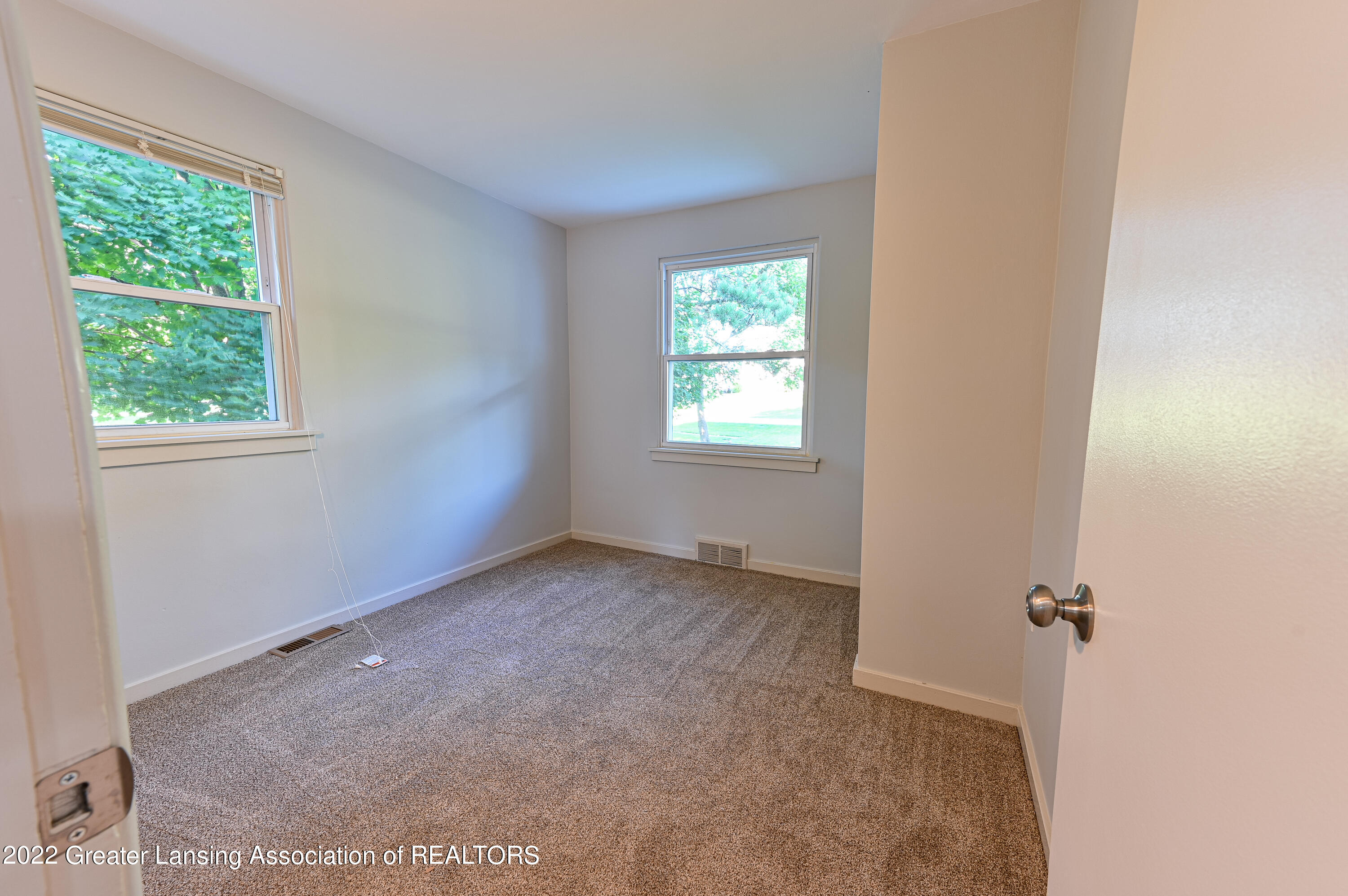 222 Stoner Road Lansing, MI 48917 - Photo 10 of 18 11