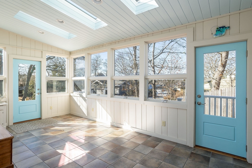 12 Wellington Road Onset, MA 02558 - Photo 5 of 37 Gallery Image 5
