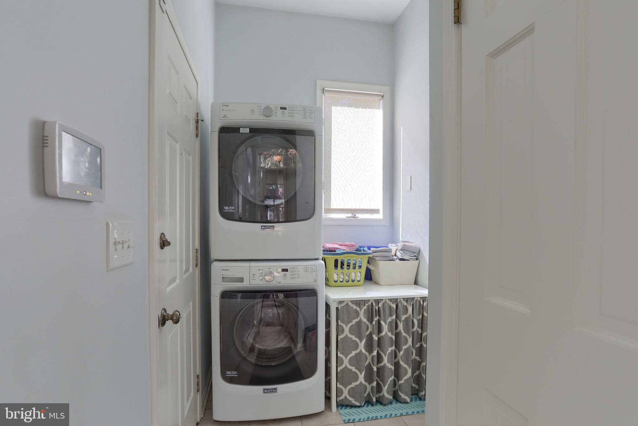 118 Elm Avenue Hershey, PA 17033 - Photo 19 of 54 a utility room with dryer and washer
