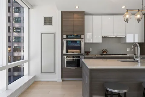 $1,735,000 | 1 Franklin Street, Unit 1408, Boston, MA 02110