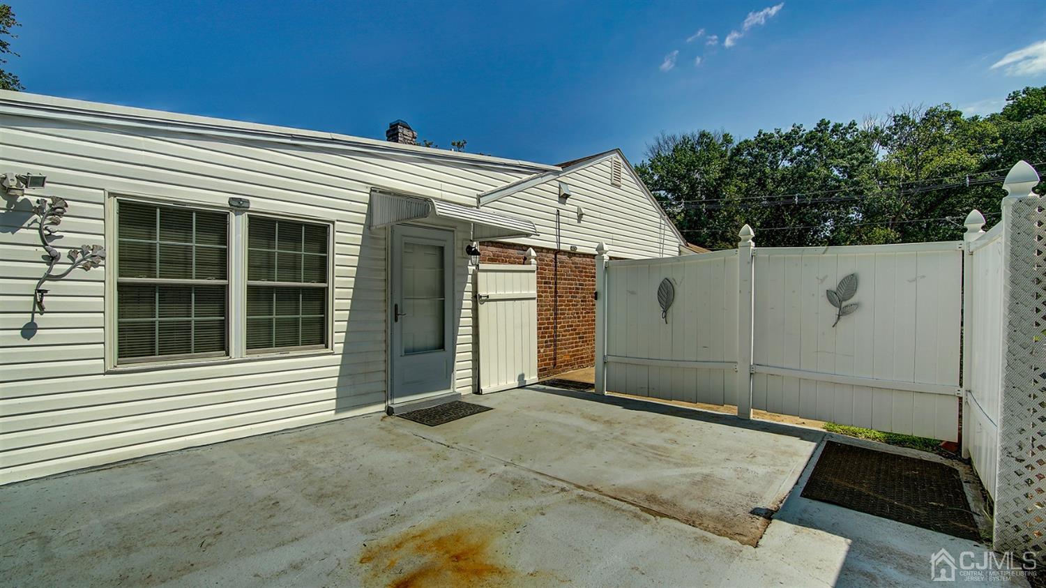 10 Melville Road Edison, NJ 08817 - Photo 28 of 32 a view of a house
