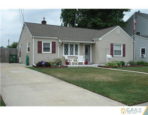 57 Walnut Street Edison, NJ 08817 - Photo 1 of 25 Gallery Image 1