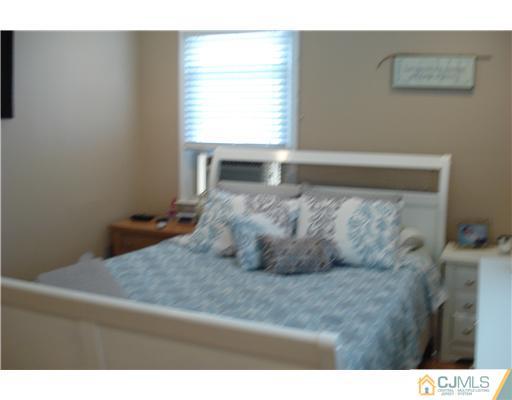57 Walnut Street Edison, NJ 08817 - Photo 12 of 25 Gallery Image 12