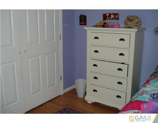 57 Walnut Street Edison, NJ 08817 - Photo 14 of 25 Gallery Image 14