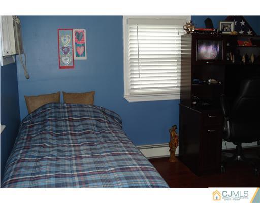 57 Walnut Street Edison, NJ 08817 - Photo 17 of 25 Gallery Image 17