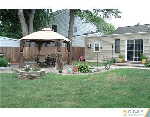 57 Walnut Street Edison, NJ 08817 - Photo 23 of 25 Gallery Image 23
