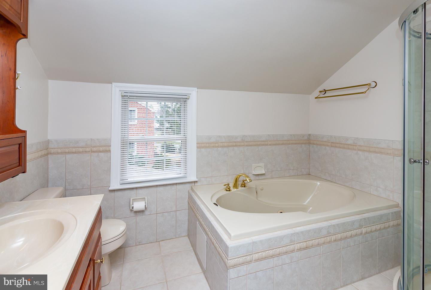 2717 Prescott Road Havertown, PA 19083 - Photo 24 of 49 a white bath tub sitting next to a white sink