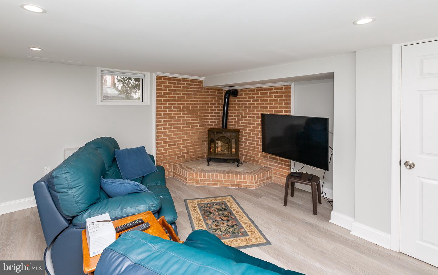 2717 Prescott Road Havertown, PA 19083 - Photo 36 of 49 a living room with furniture and a flat screen tv