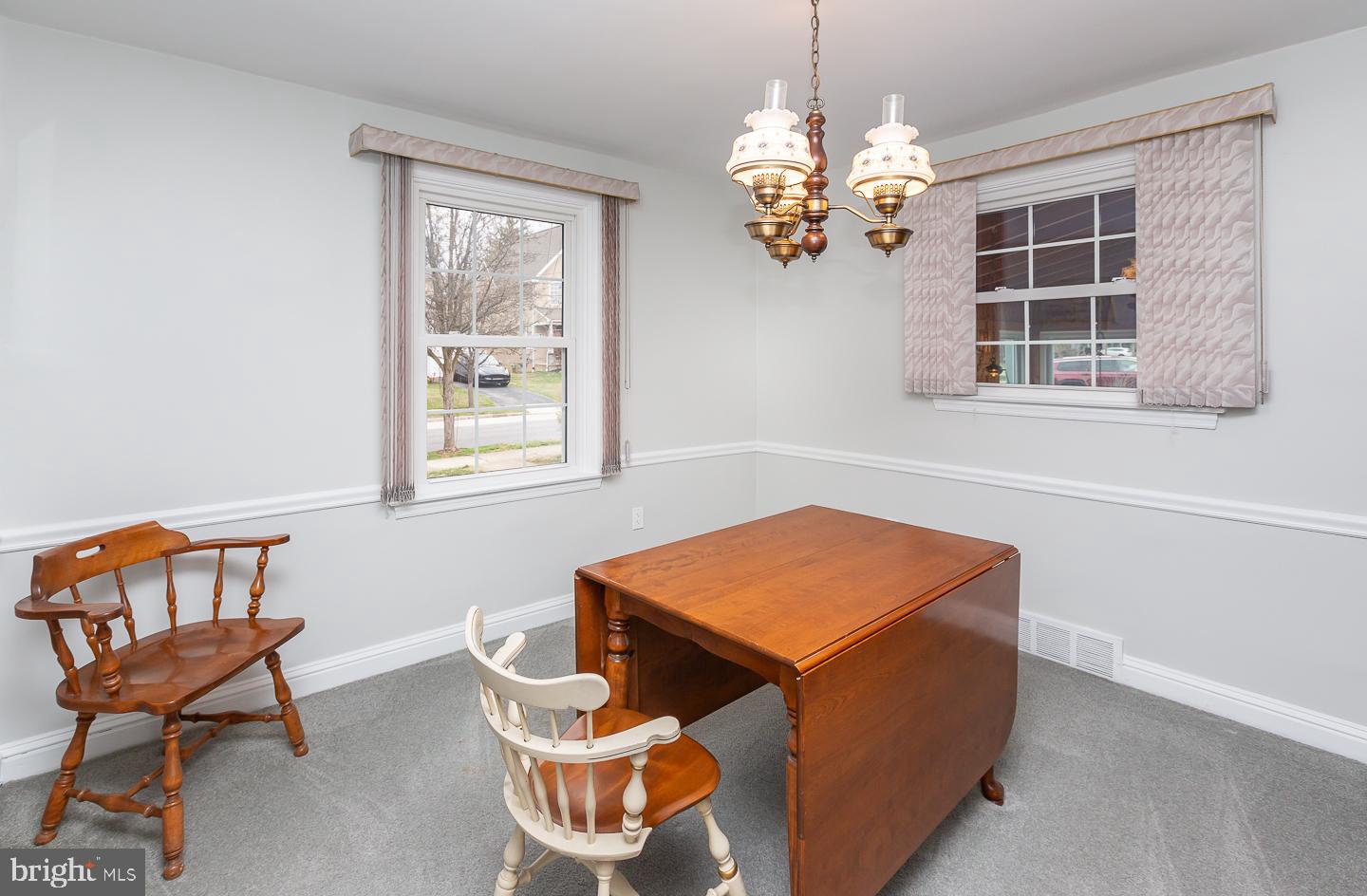 2717 Prescott Road Havertown, PA 19083 - Photo 9 of 49 a room with table and chair