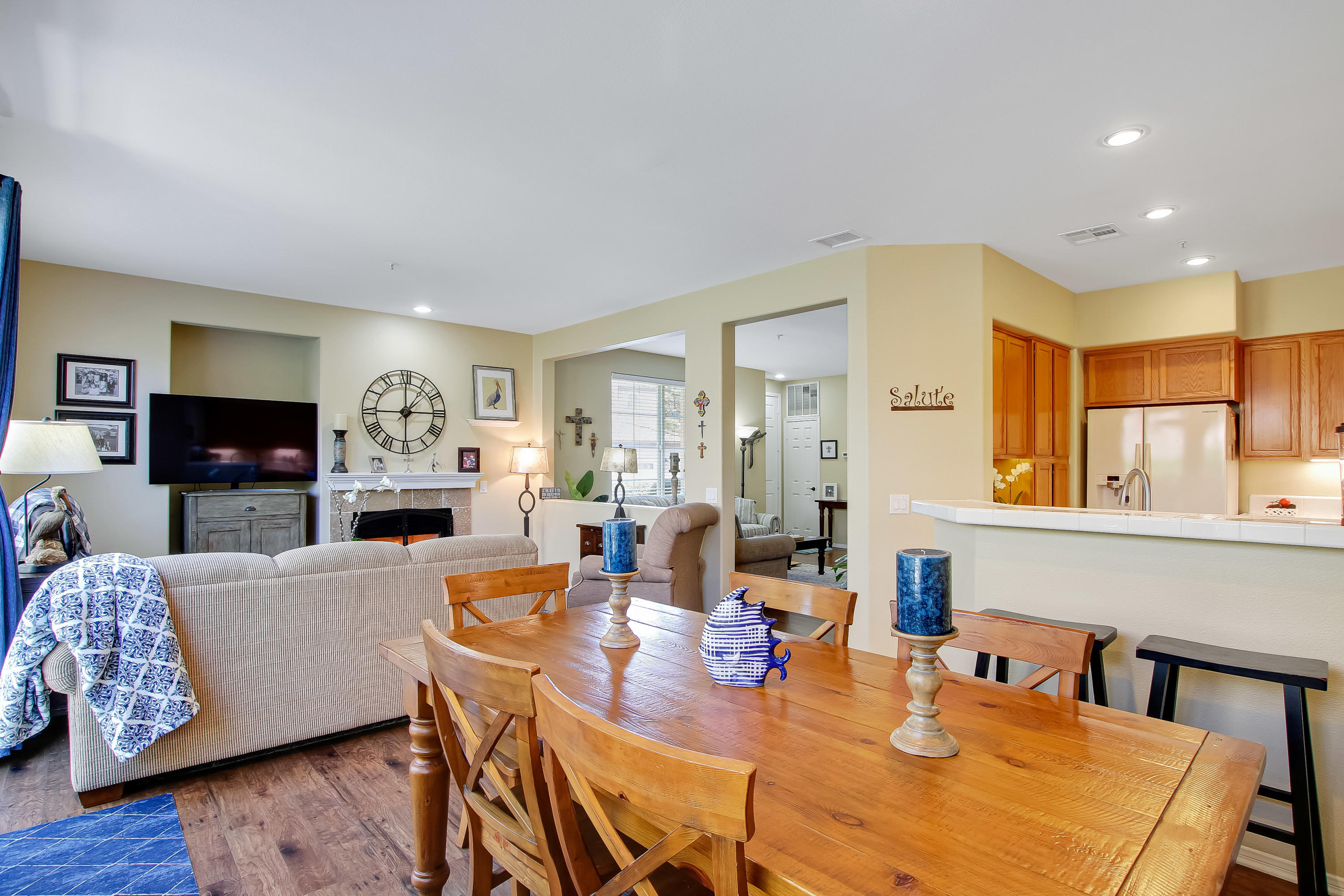 586 Poppyfield Place Goleta, CA 93117 - Photo 12 of 37 a view of a dining room with furniture