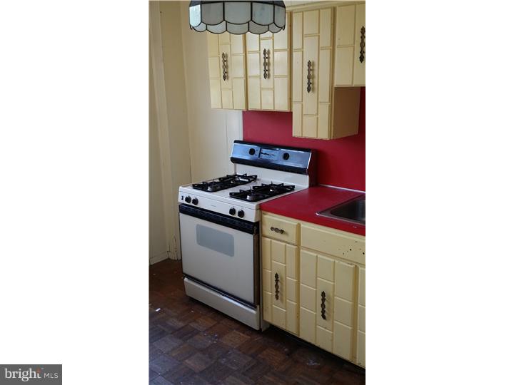 7735 Parkview Road Upper Darby, PA 19082 - Photo 4 of 16