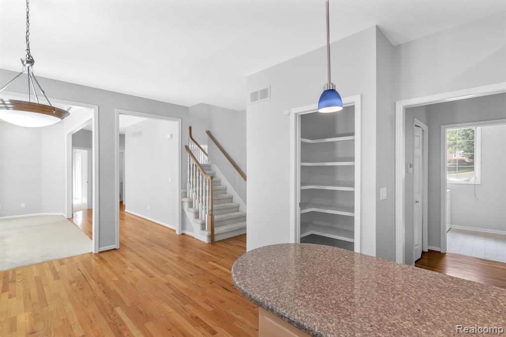 1691 Spring Creek Drive Rochester Hills, MI 48306 - Photo 17 of 78