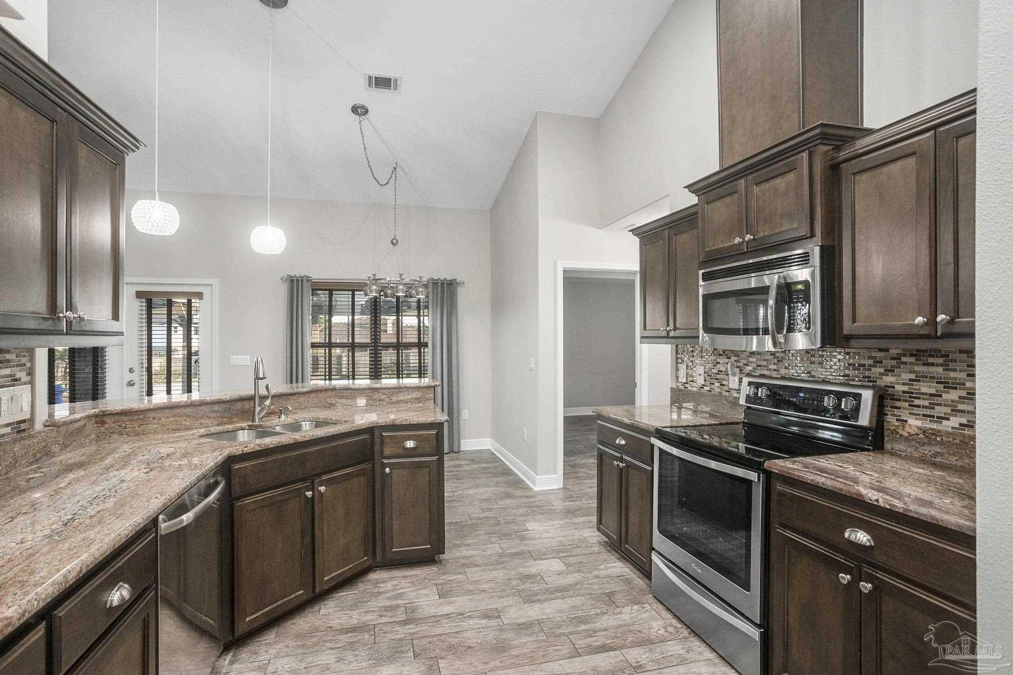 4817 Perspective Drive Milton, FL 32570 - Photo 14 of 50