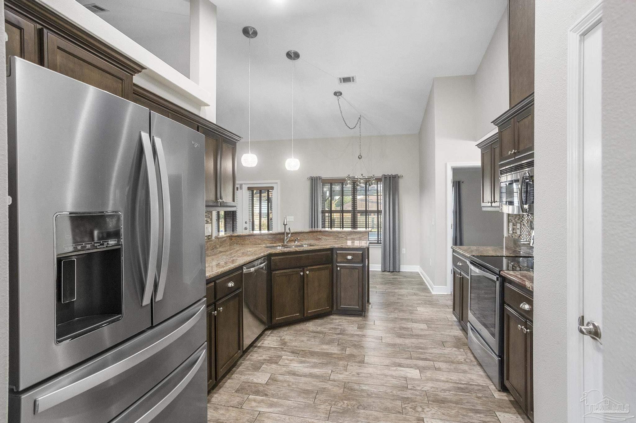 4817 Perspective Drive Milton, FL 32570 - Photo 16 of 50