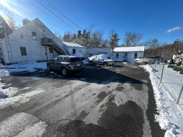 $1,800 | 969 Plymouth Street, Unit 5, Abington, MA 02351