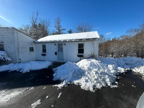 $1,850 | 969 Plymouth Street, Unit 5, Abington, MA 02351