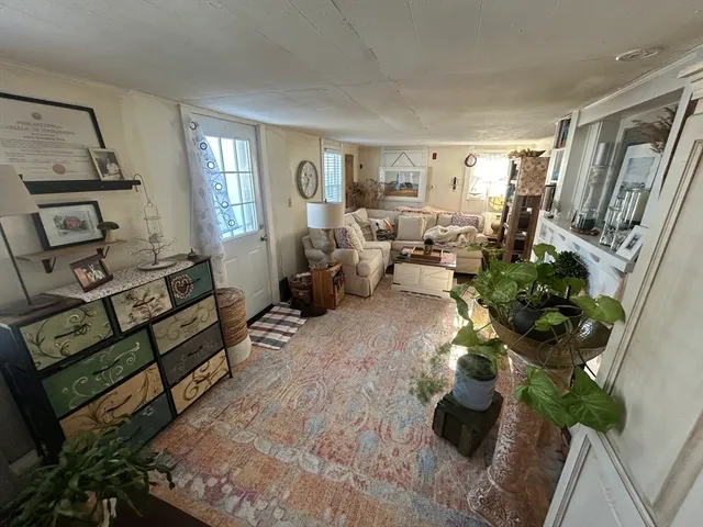 $1,800 | 969 Plymouth Street, Unit 5, Abington, MA 02351