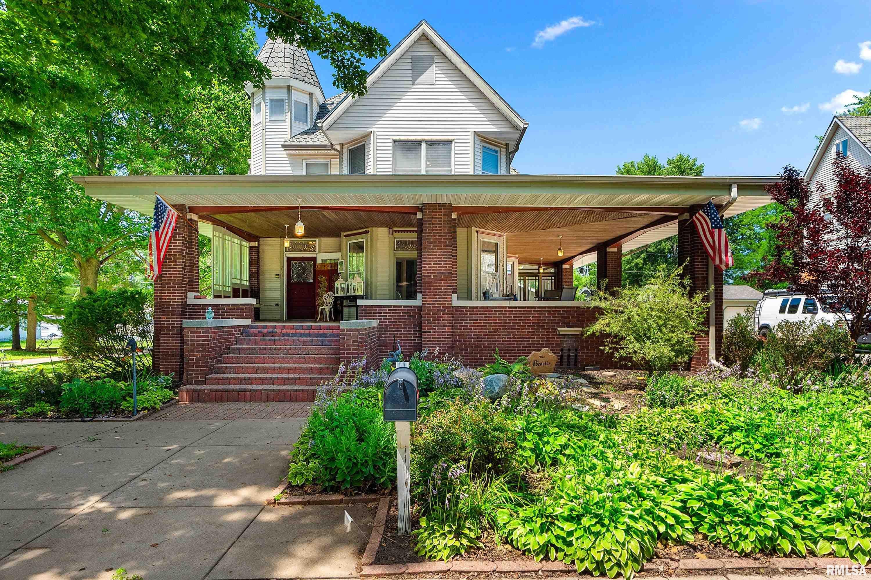 211 West 3rd Street Delavan, IL 61734 - Photo 3 of 61