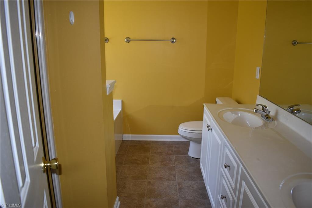 4708 Ridgefall Road Greensboro, NC 27410 - Photo 8 of 10