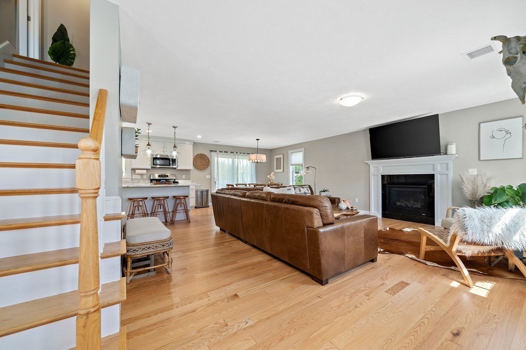 54 McEachron Drive Stoughton, MA 02072 - Photo 3 of 40