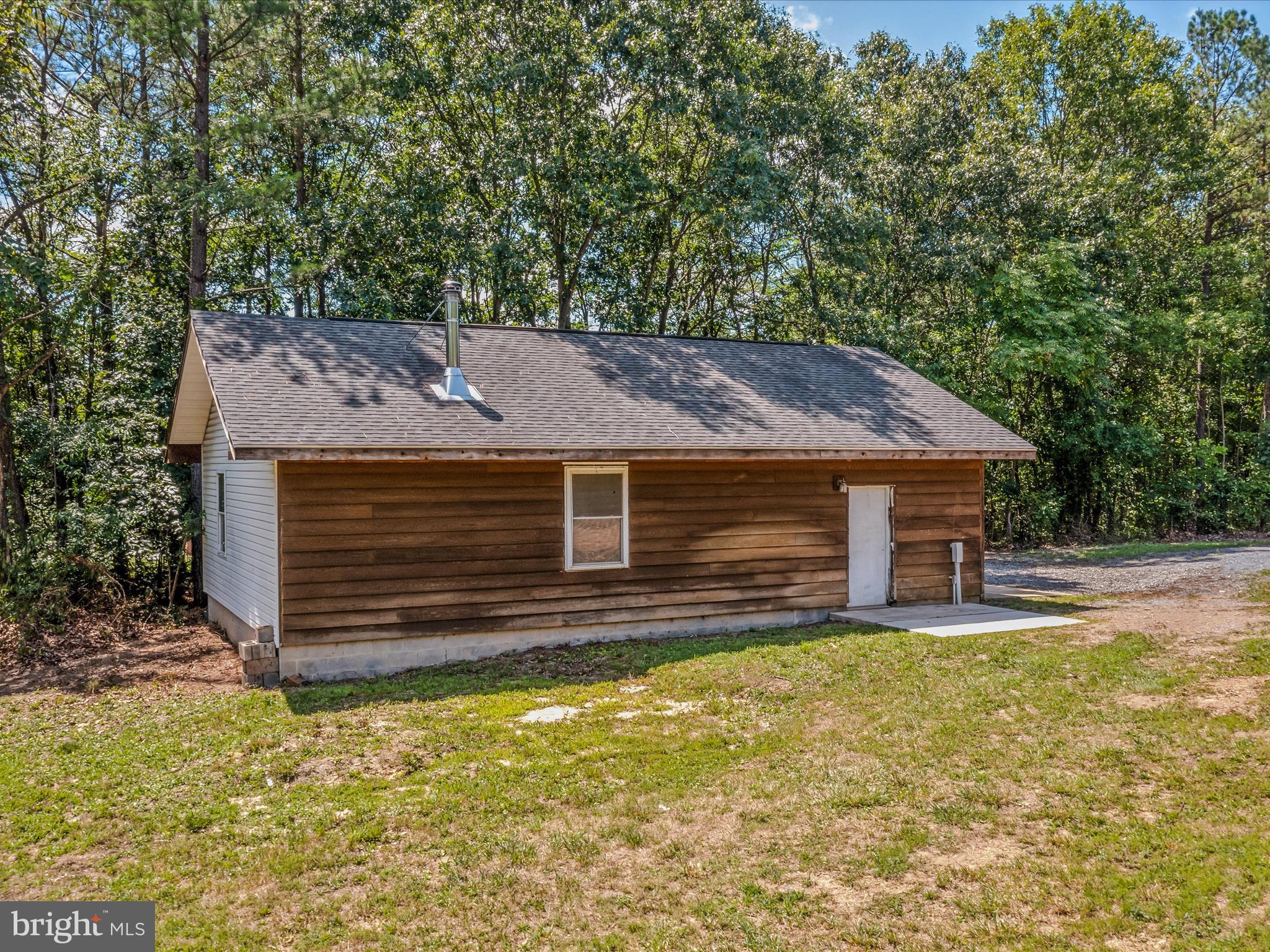 3804 Pious Ridge Road Berkeley Springs, WV 25411 - Photo 13 of 68 Garage
