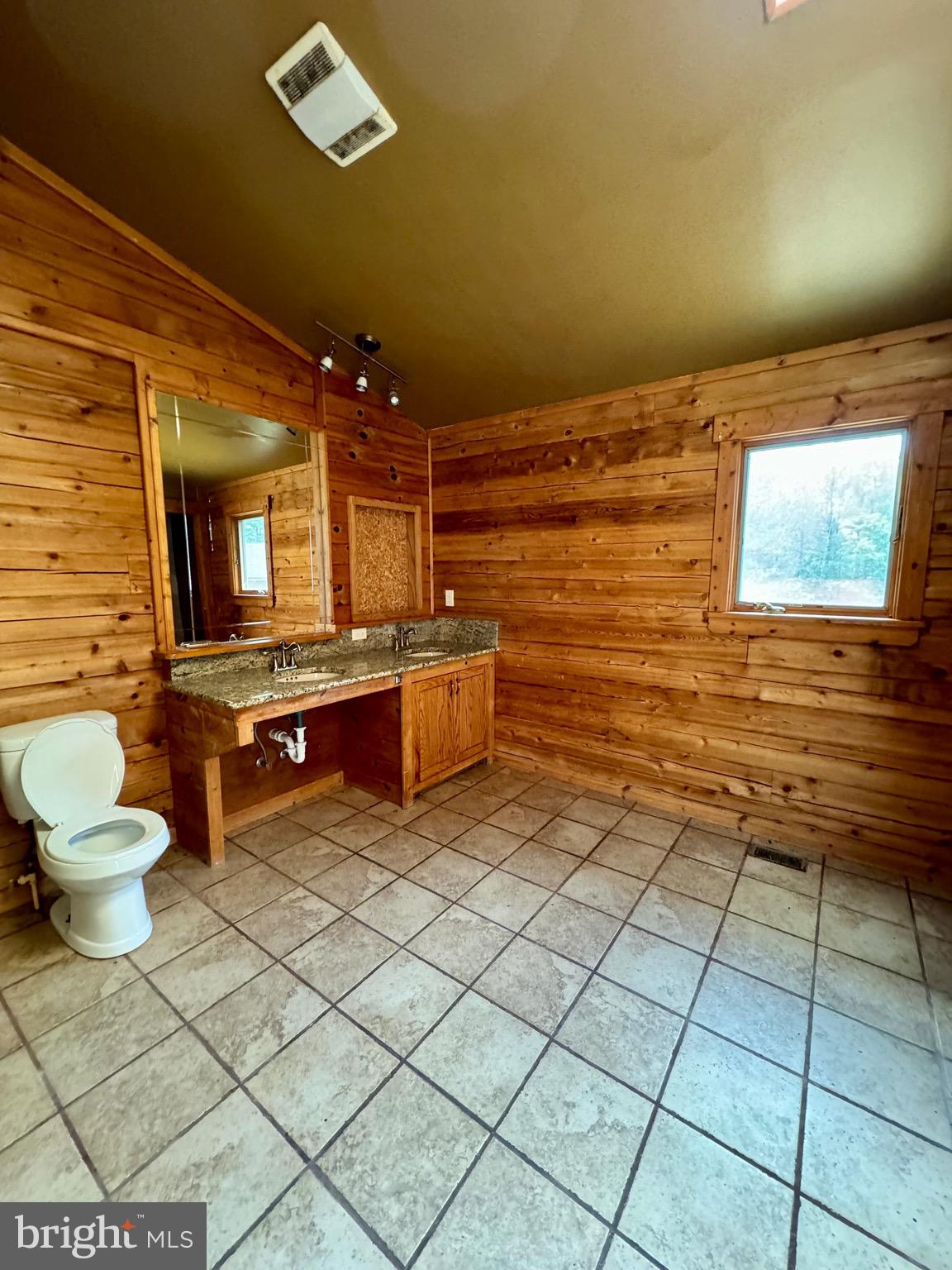 3804 Pious Ridge Road Berkeley Springs, WV 25411 - Photo 41 of 68 primary bath