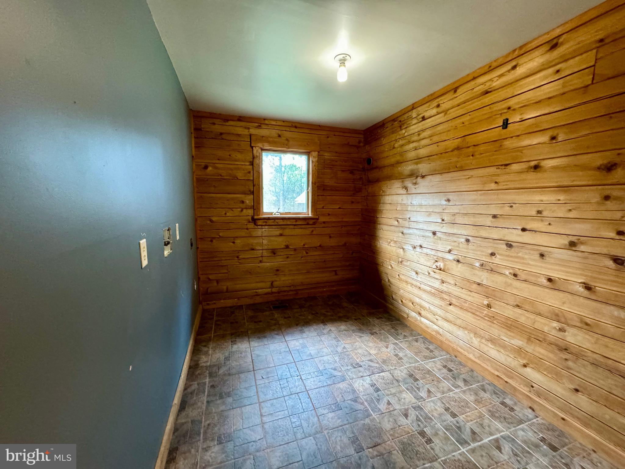 3804 Pious Ridge Road Berkeley Springs, WV 25411 - Photo 47 of 68 laundry room