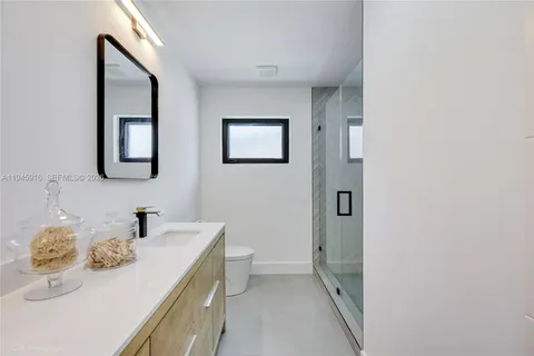 $1,795,000 | 1925 Northeast 208th Terrace, Miami, FL 33179