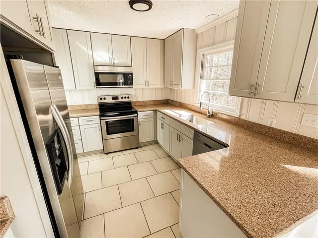 $2,400 | 359 North Victoria Road, Woodstock, GA 30189