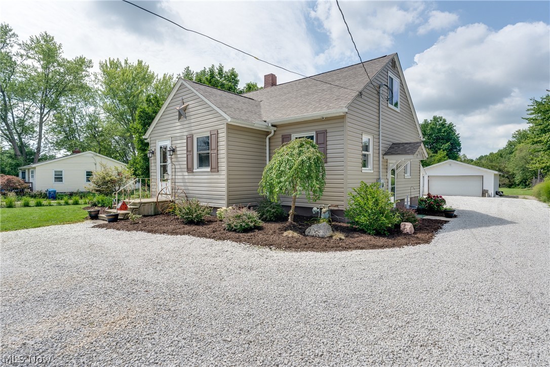 5972 Manchester Road Akron, OH 44319 - Photo 3 of 32